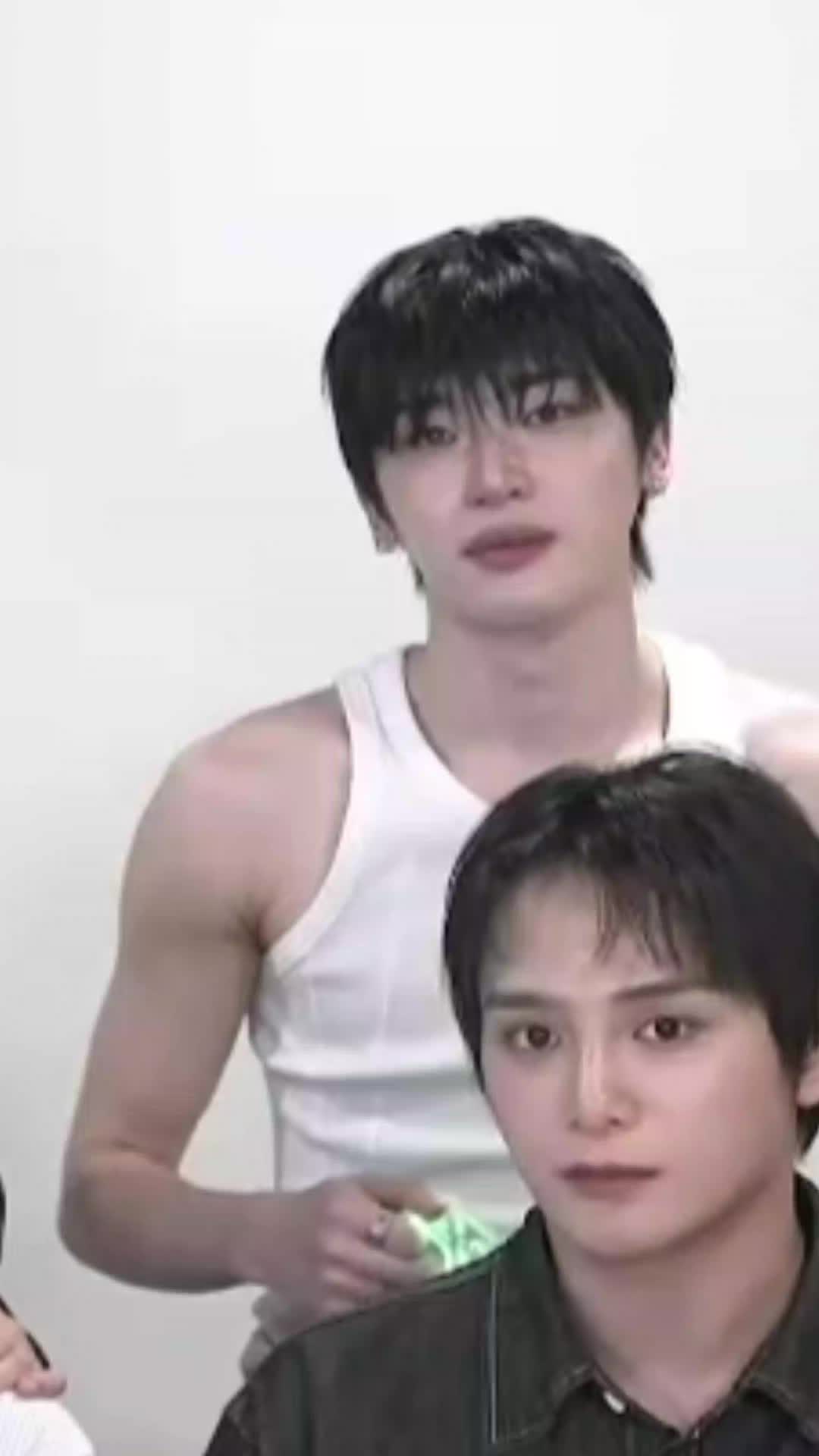 @๐Si.IY16