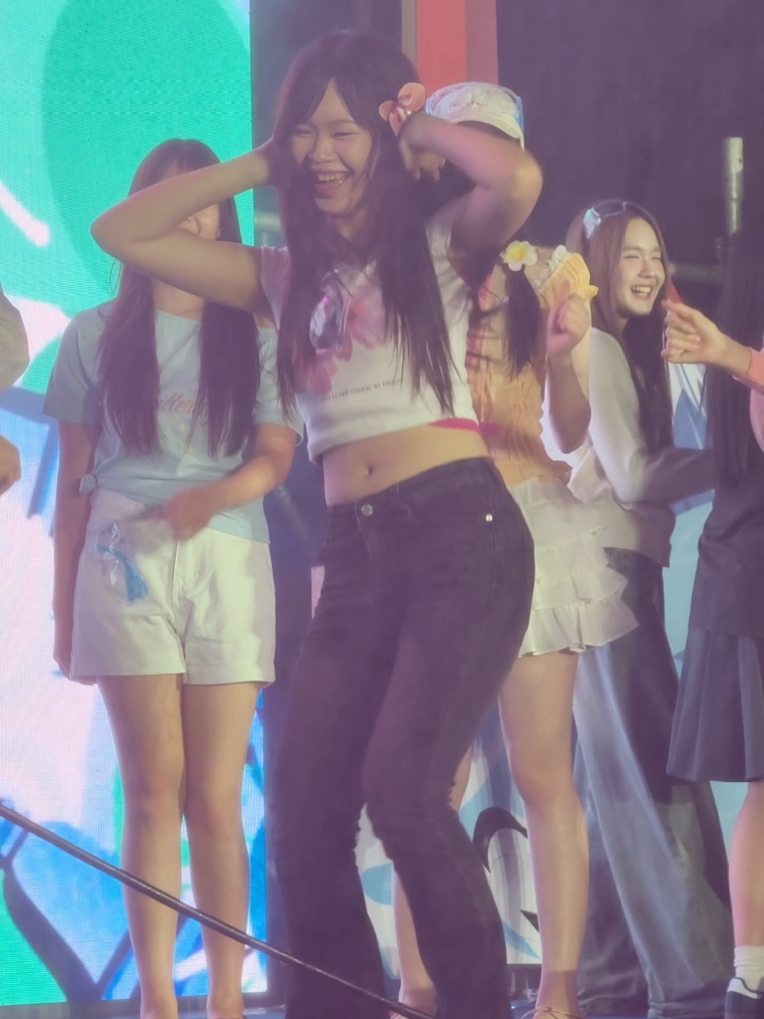 @เธอเป็นใครเราลงไว้ดูเอง