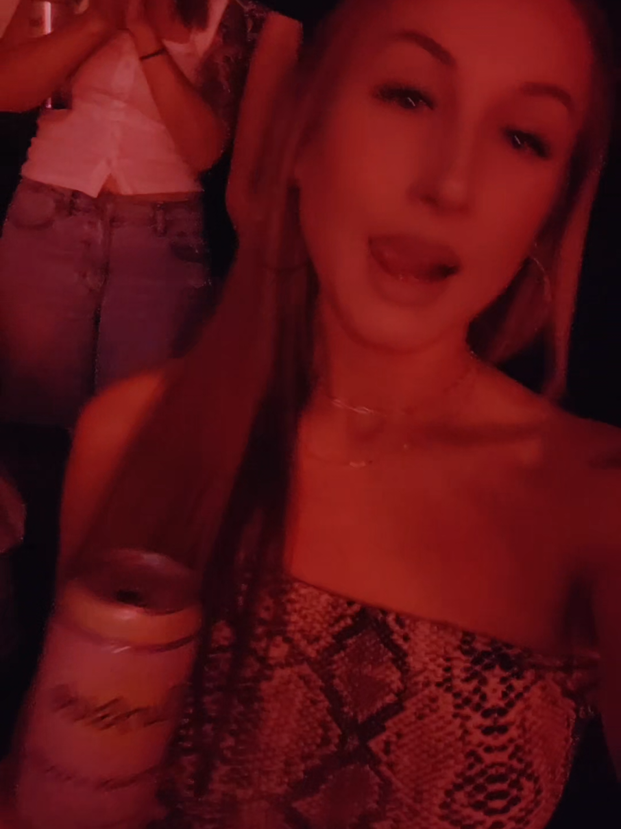 @Amanda_Kae