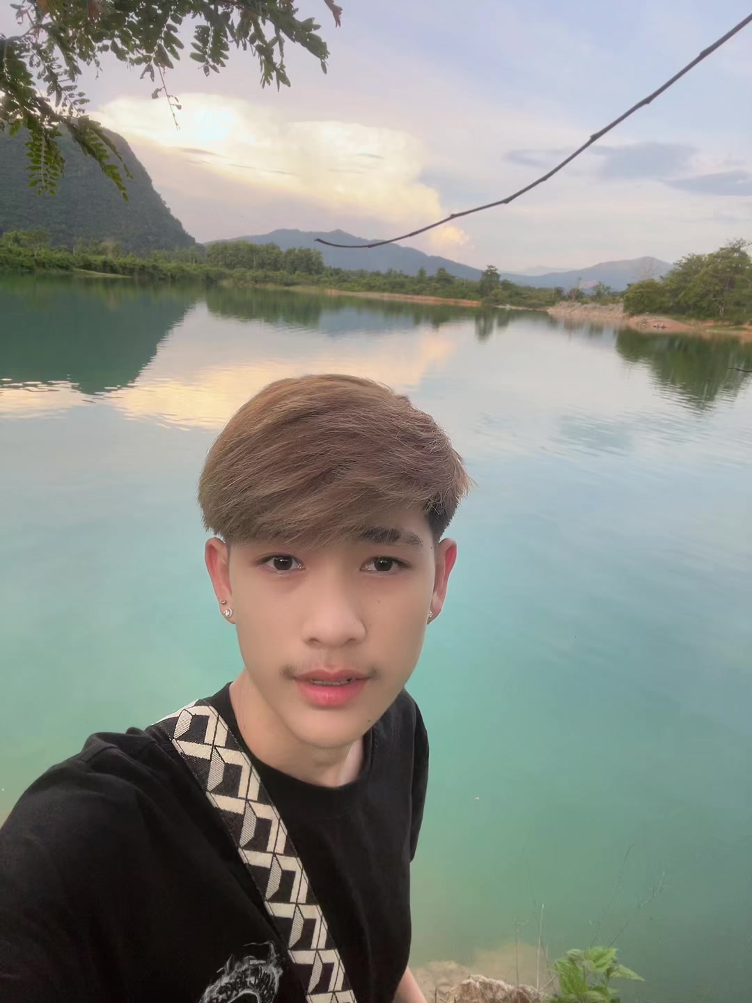 @Ai. ๐๐ปโ๏ธโก๏ธ