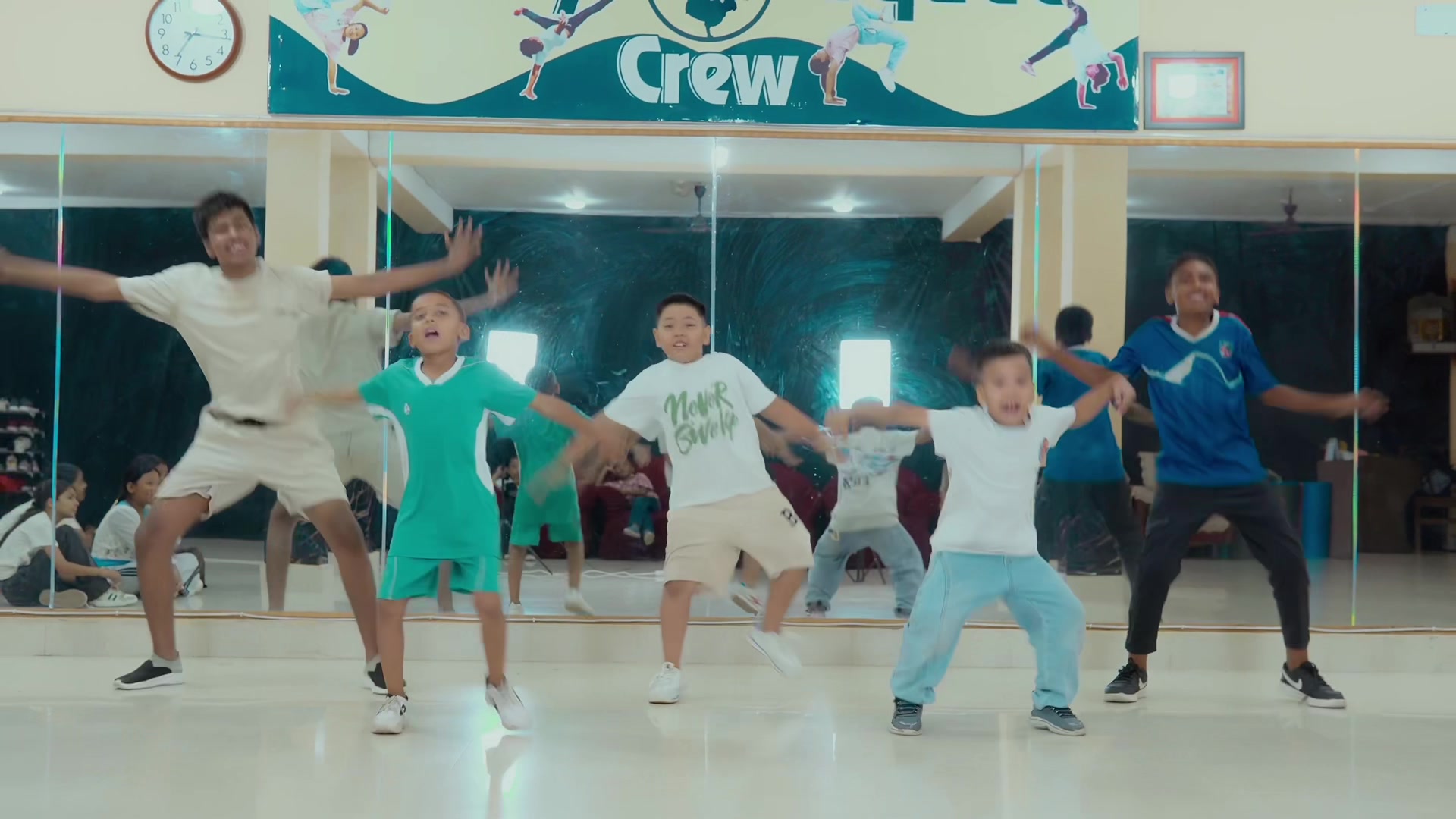 @Crazy Squad Crew