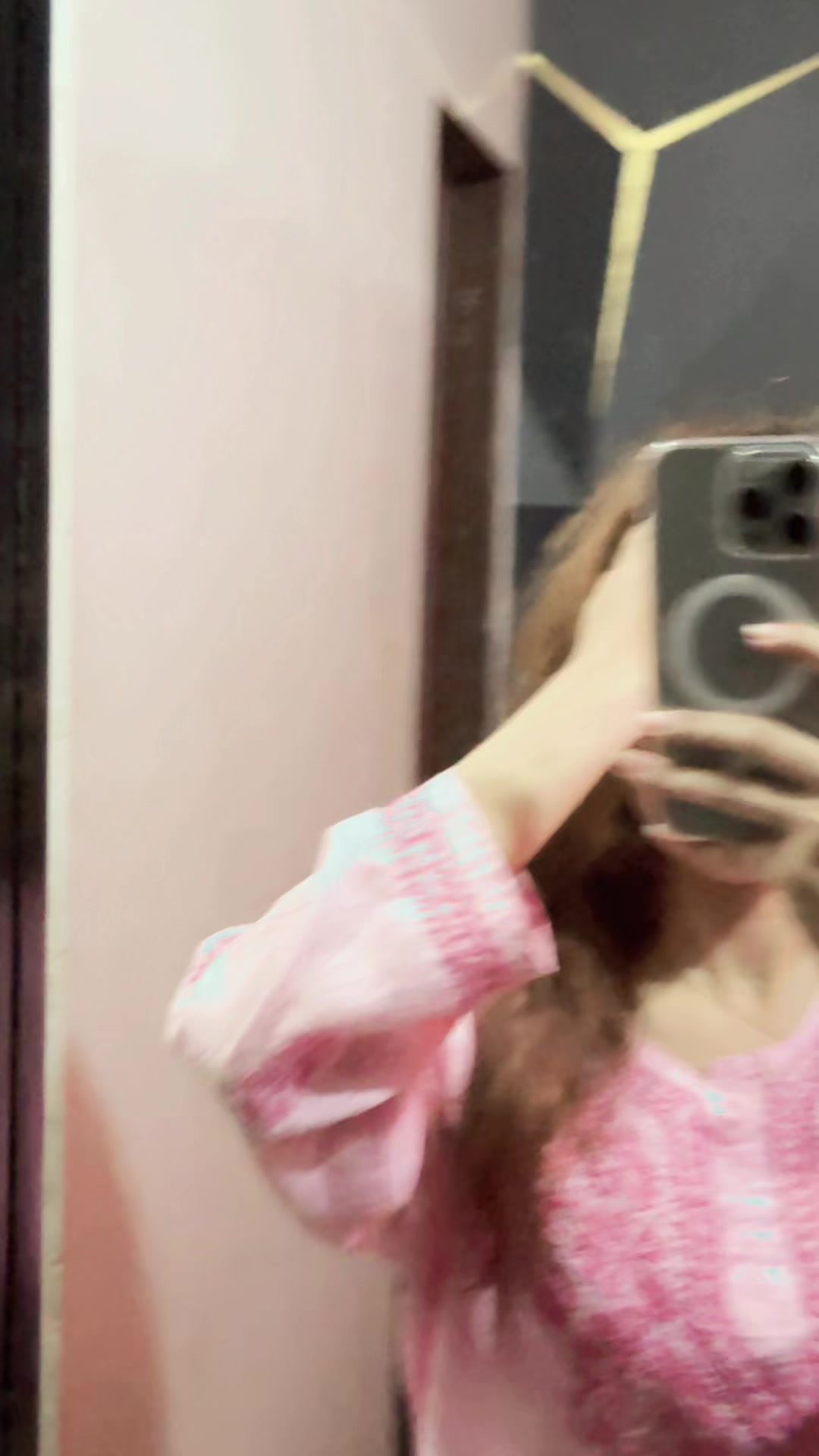 @𝕾𝖆𝖒𝖊𝖊𝖗𝖆 𝕶𝖍𝖆𝖓 🕊️
