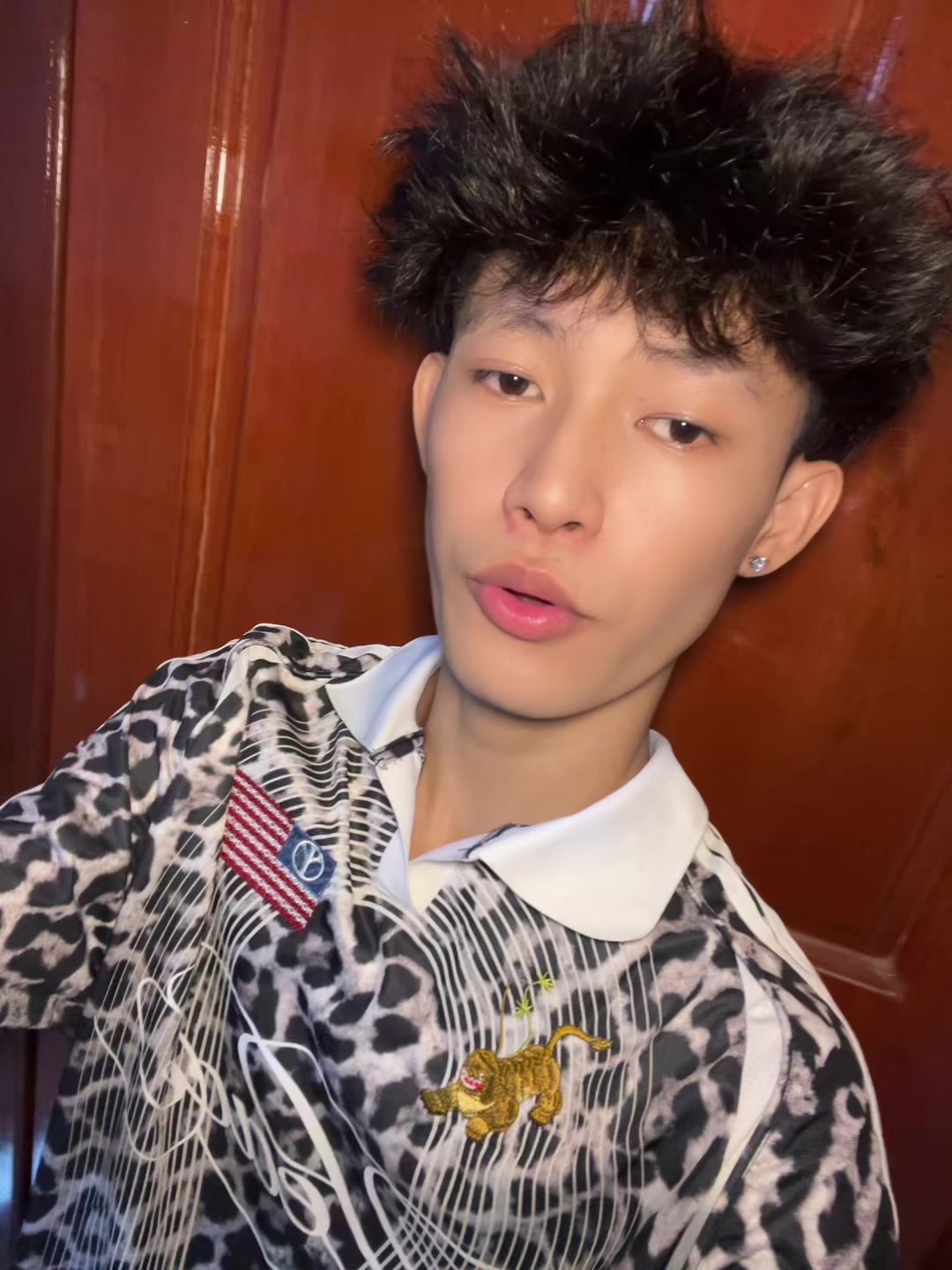 @CHHOŘNG~CHHOŘNG