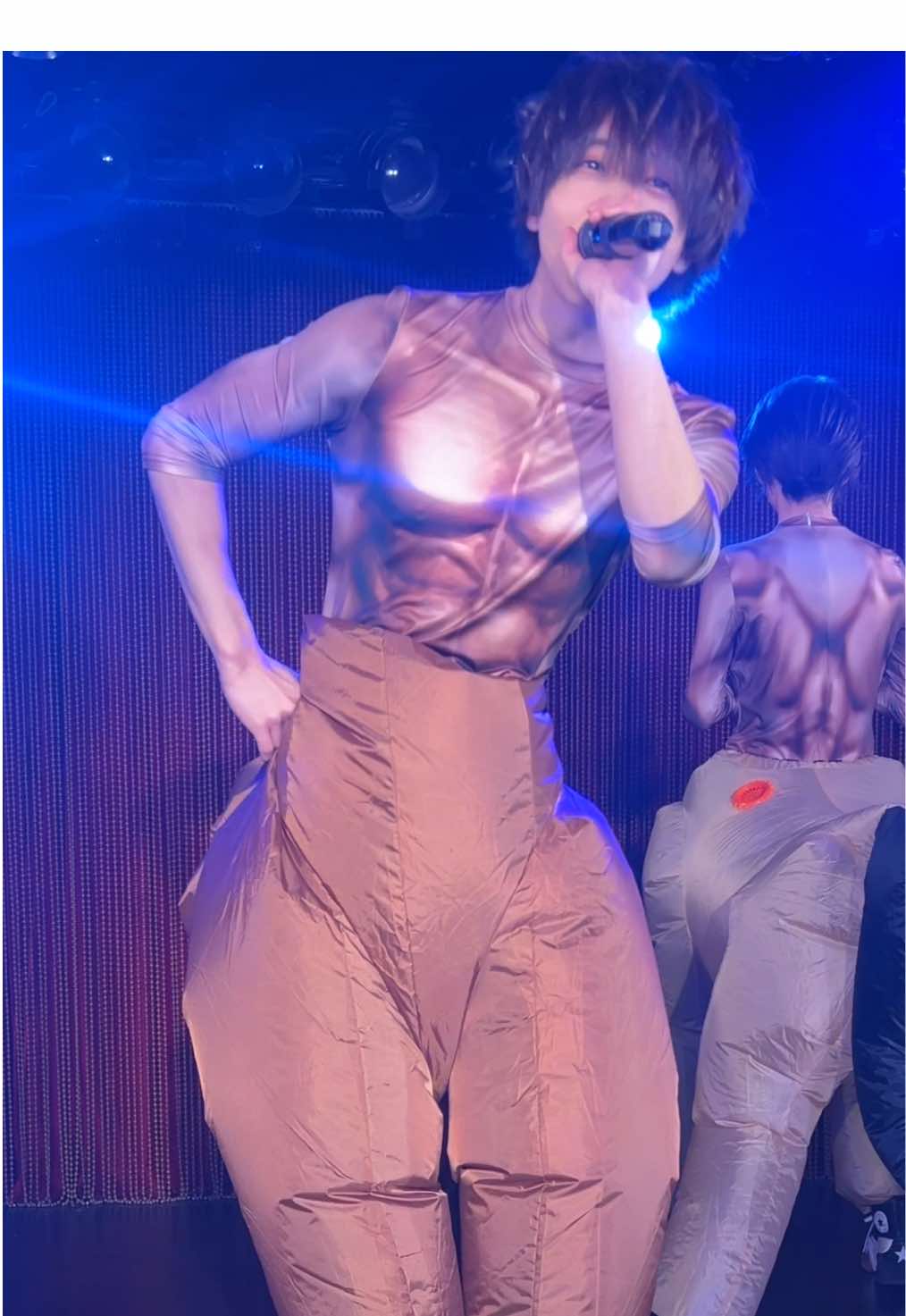 @。