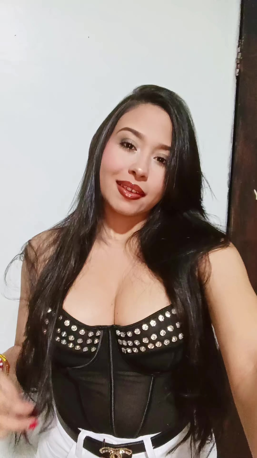 @Leonela Viloria👑