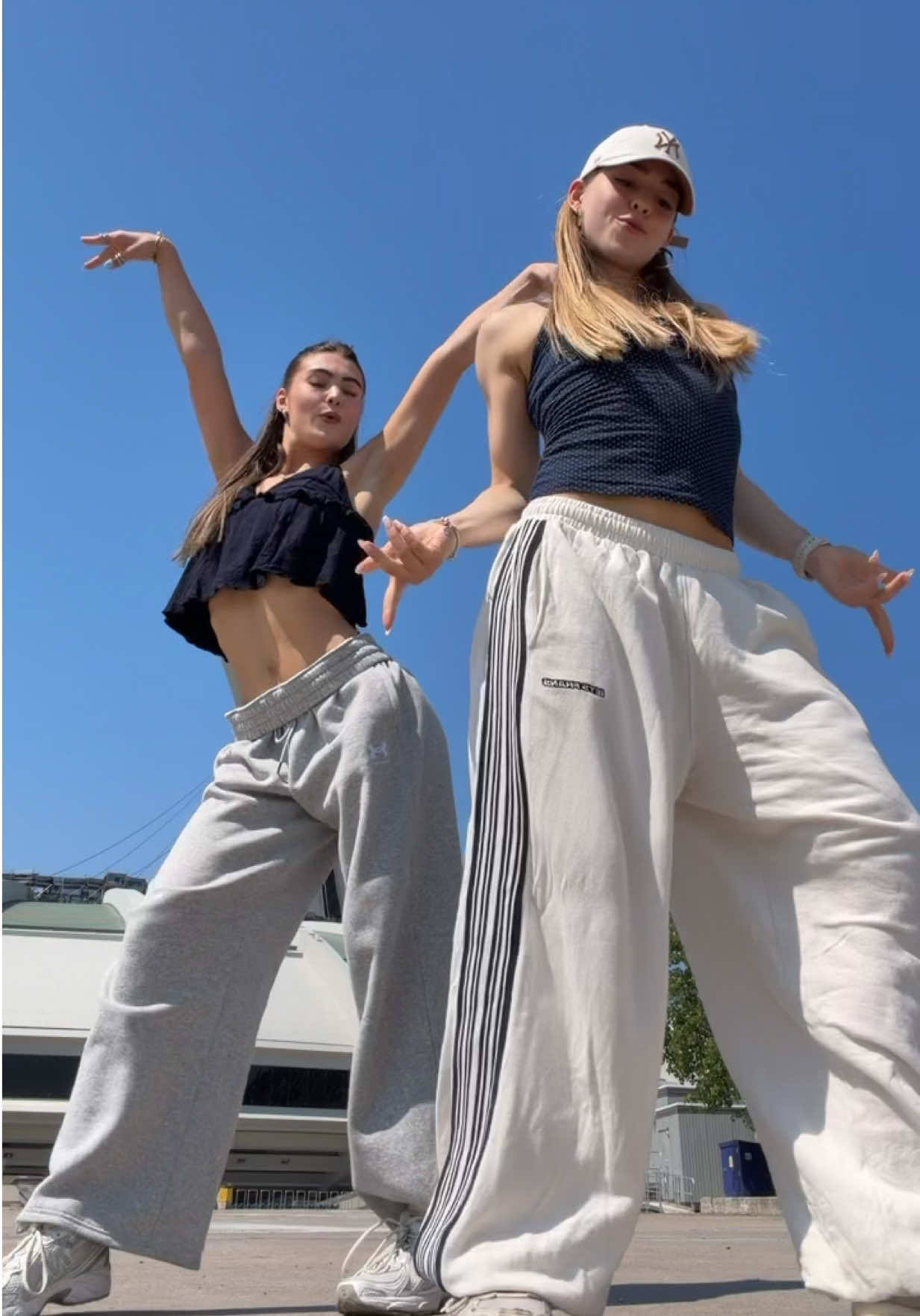 @Beginsisters Official