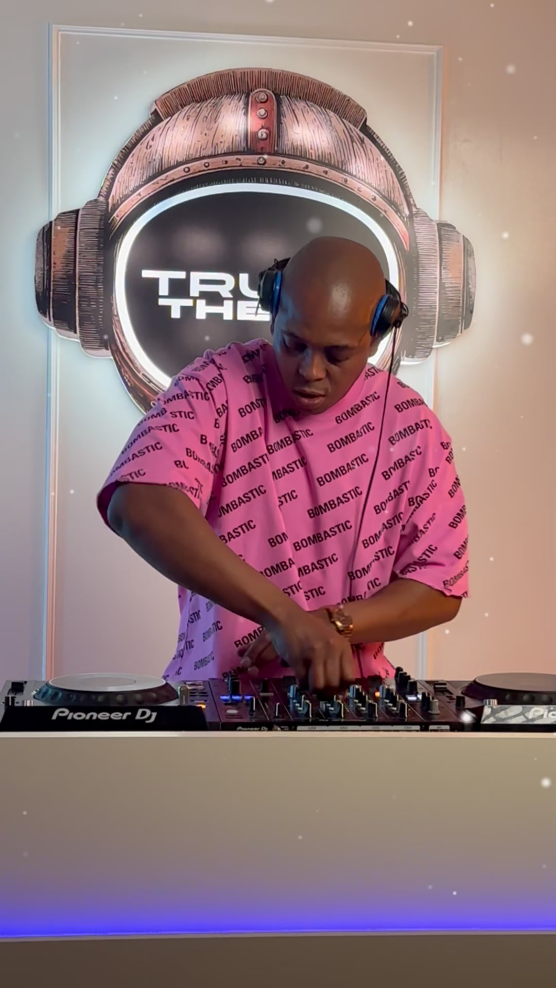 @Mobi Dixon