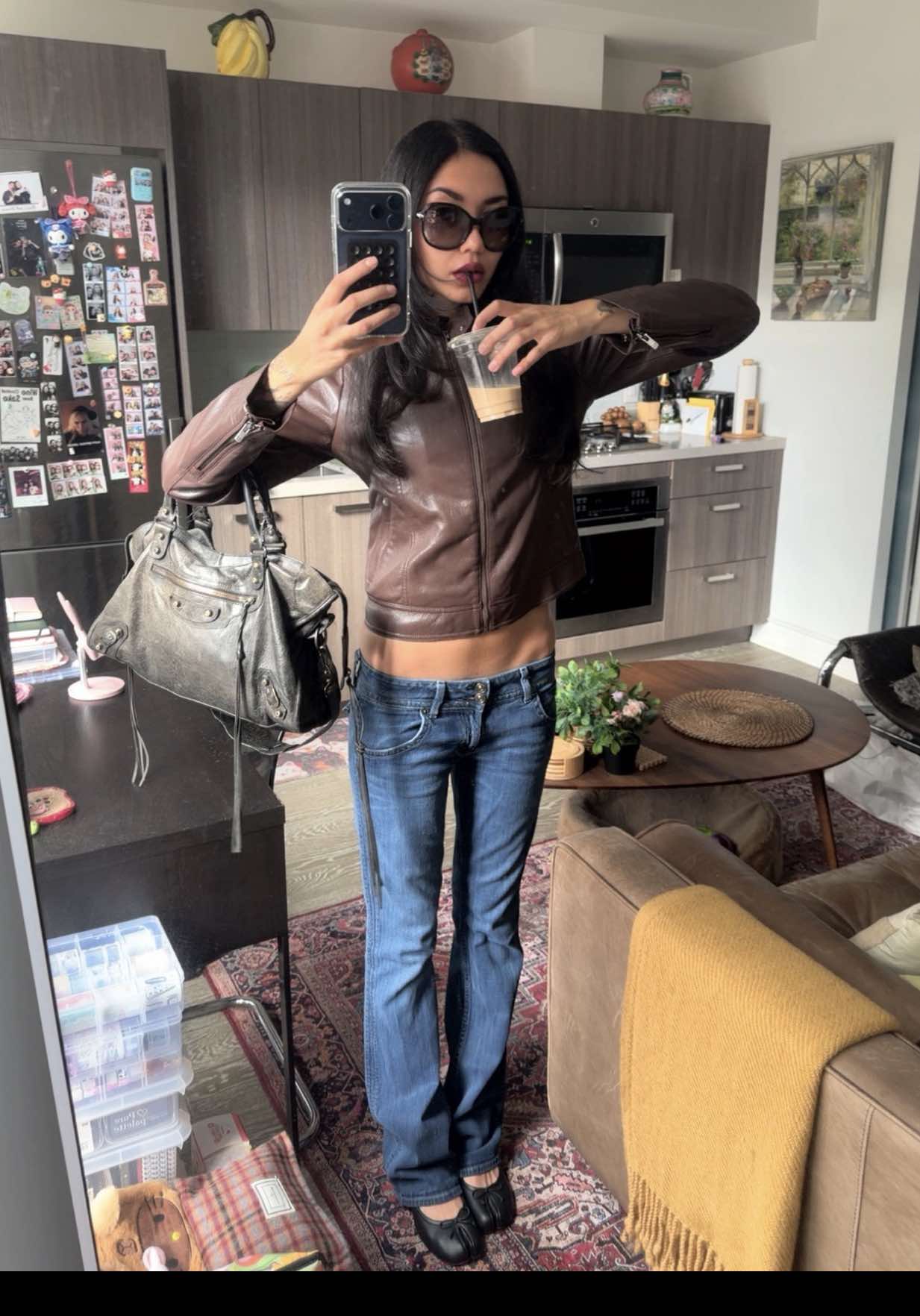 @LipBiteEmoji