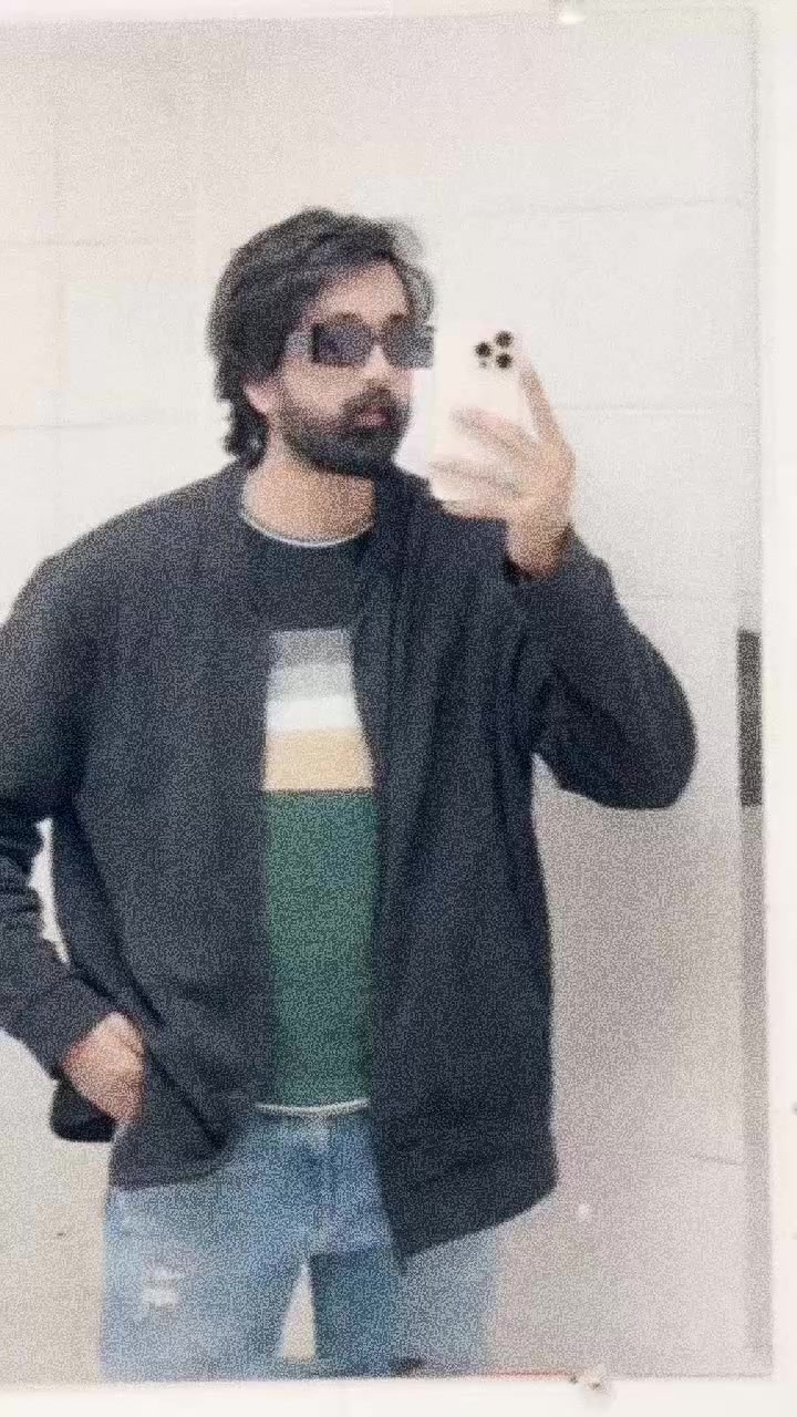 @THAKUR👑🇨🇦