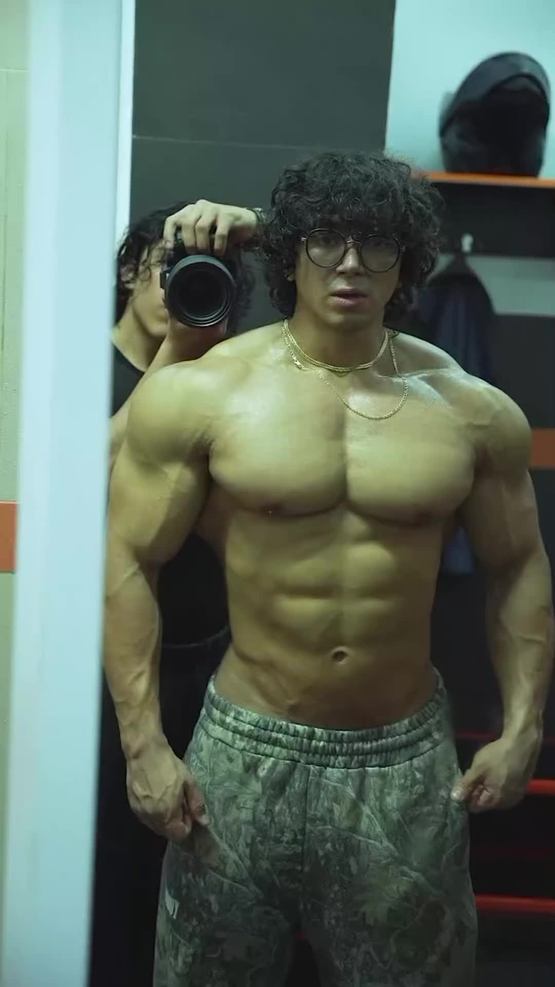 @Fly pro fittnes