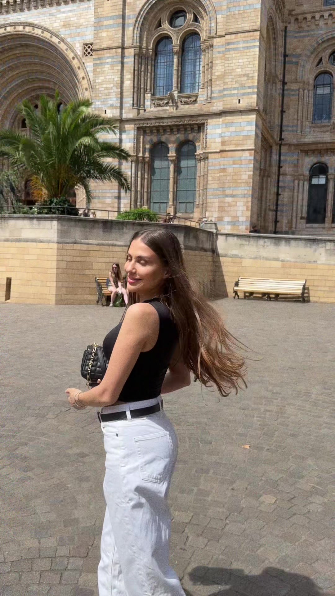 @Ella_001