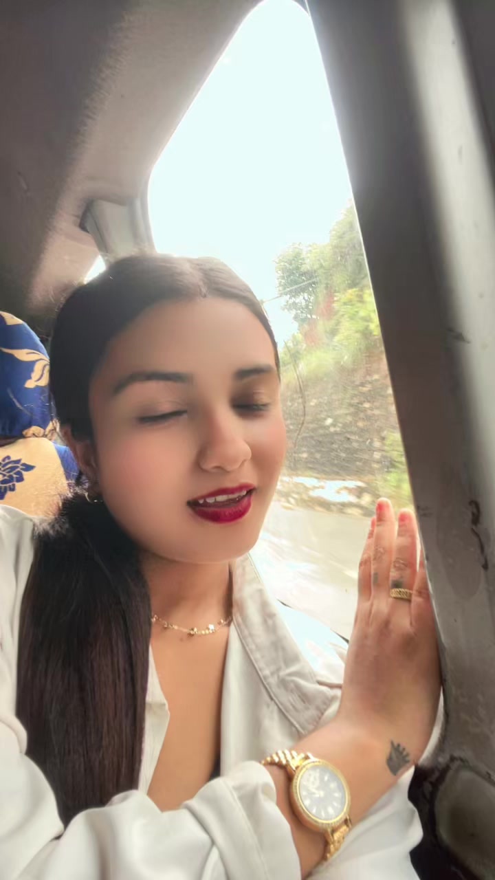 @Ayushu🤪