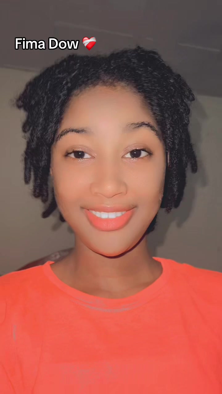 @Riya🫥🌸🦋