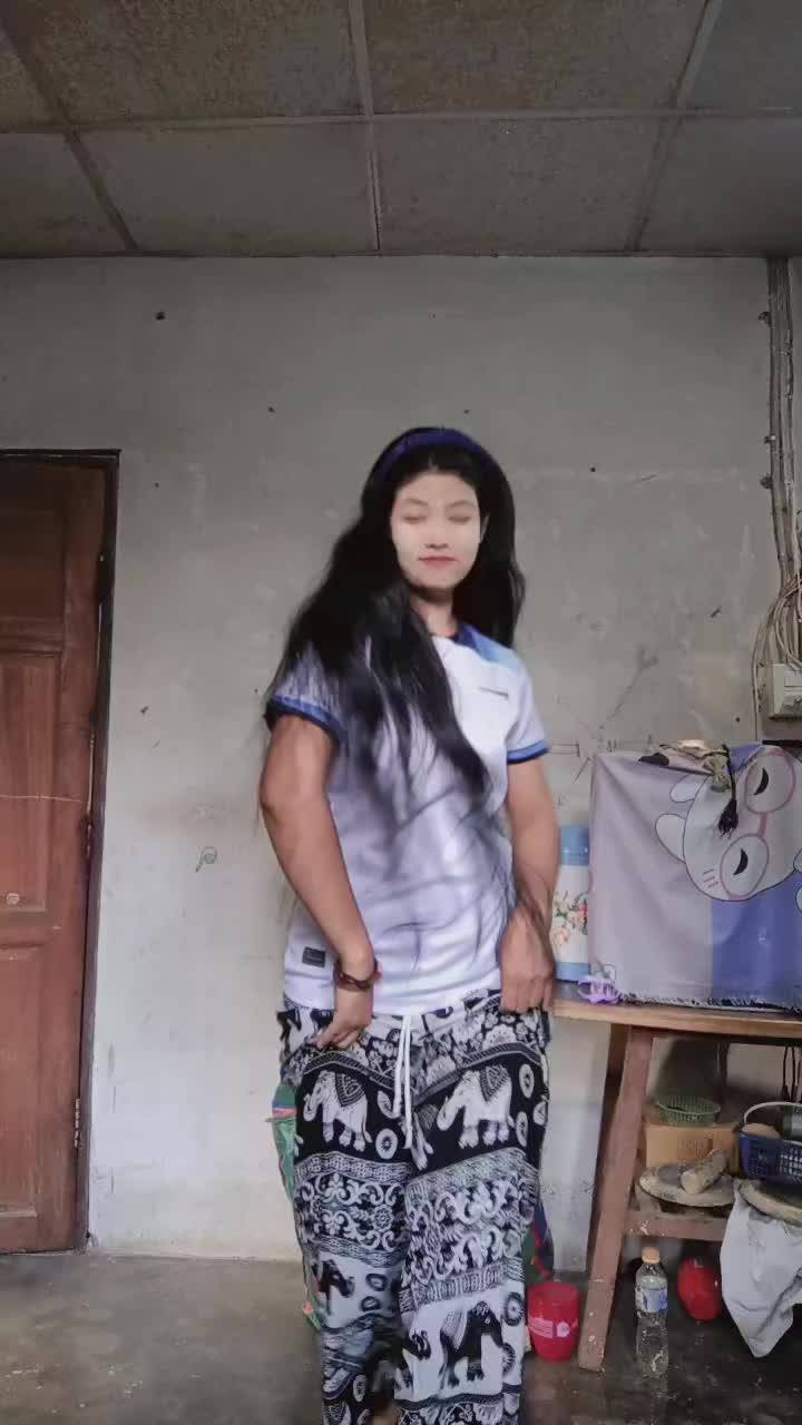 @🍀ထိုင်းရောက်🍀(စိုက်ခြံသူလေး)