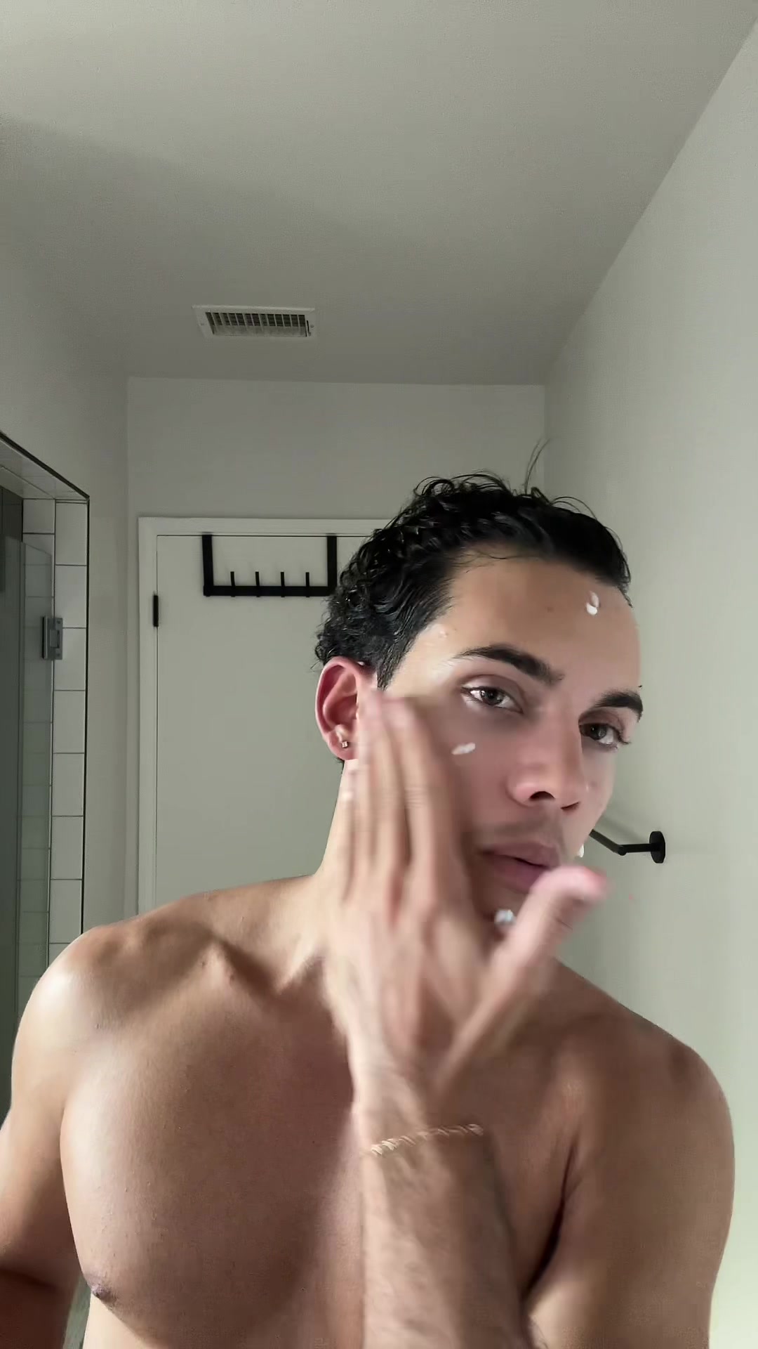 @antonio_bisoux
