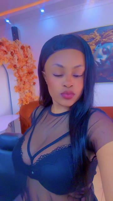 @Lindareign