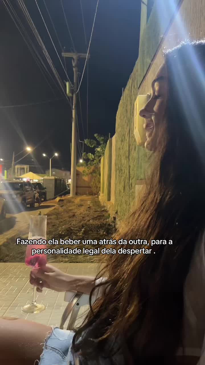 @Helana Castro ✨🐝🌻💛
