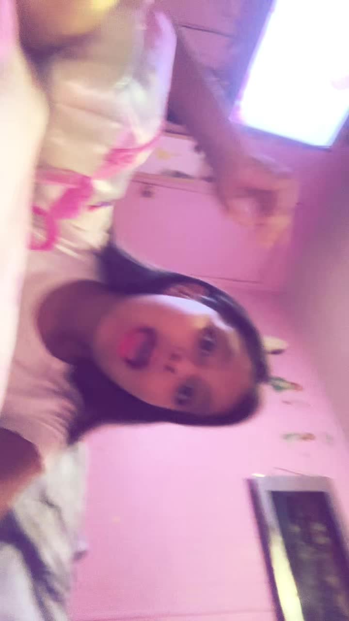 @Laari💫