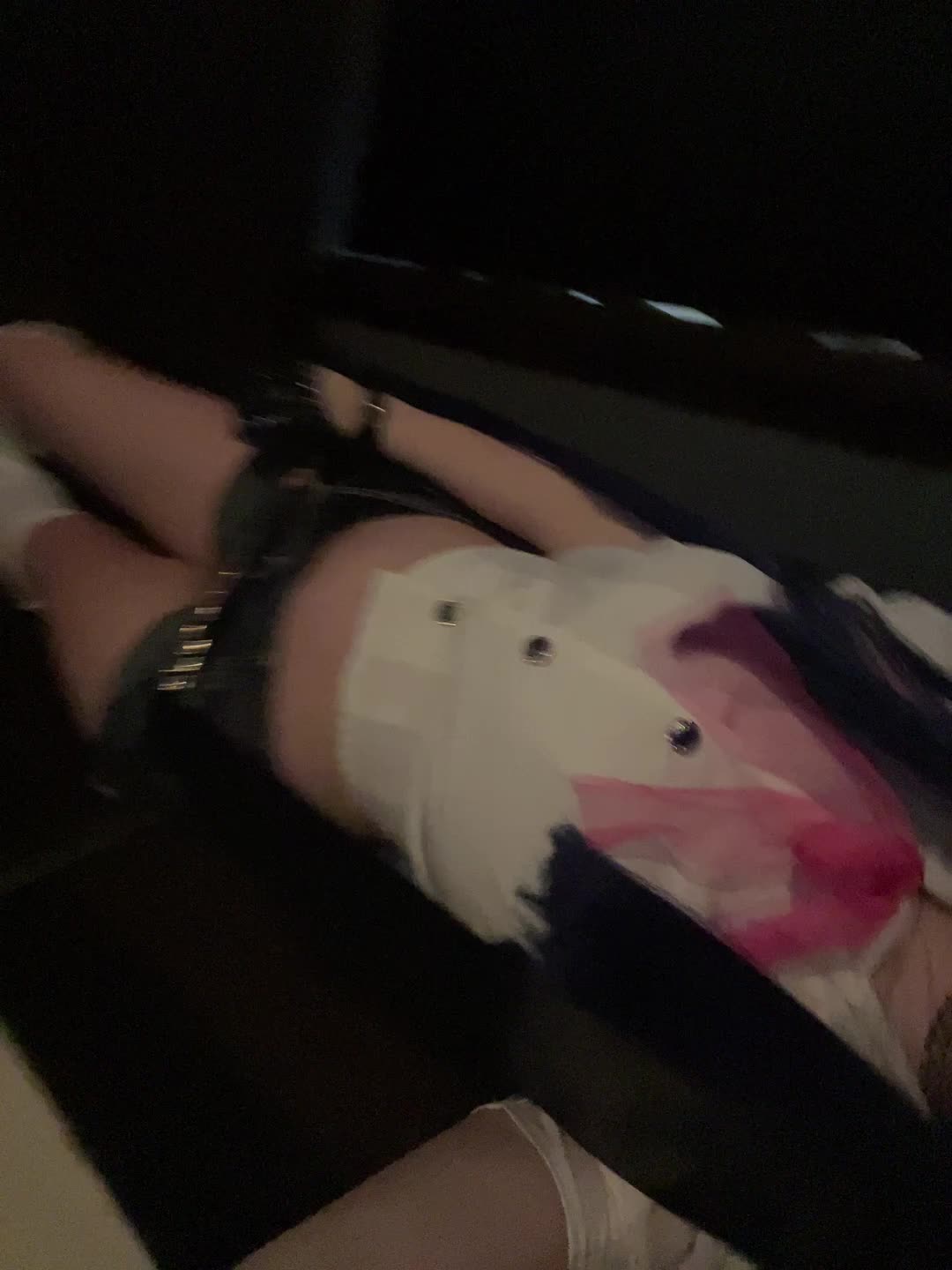 @Ellliee