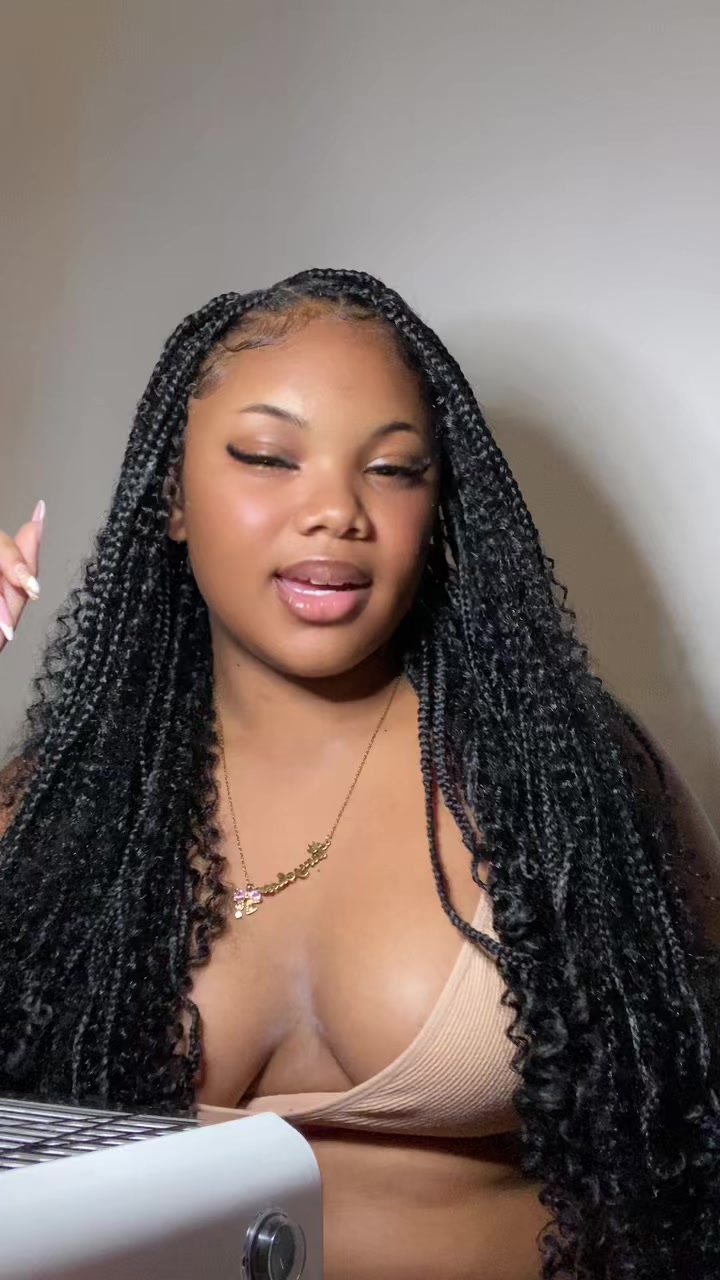 @urlove._ella