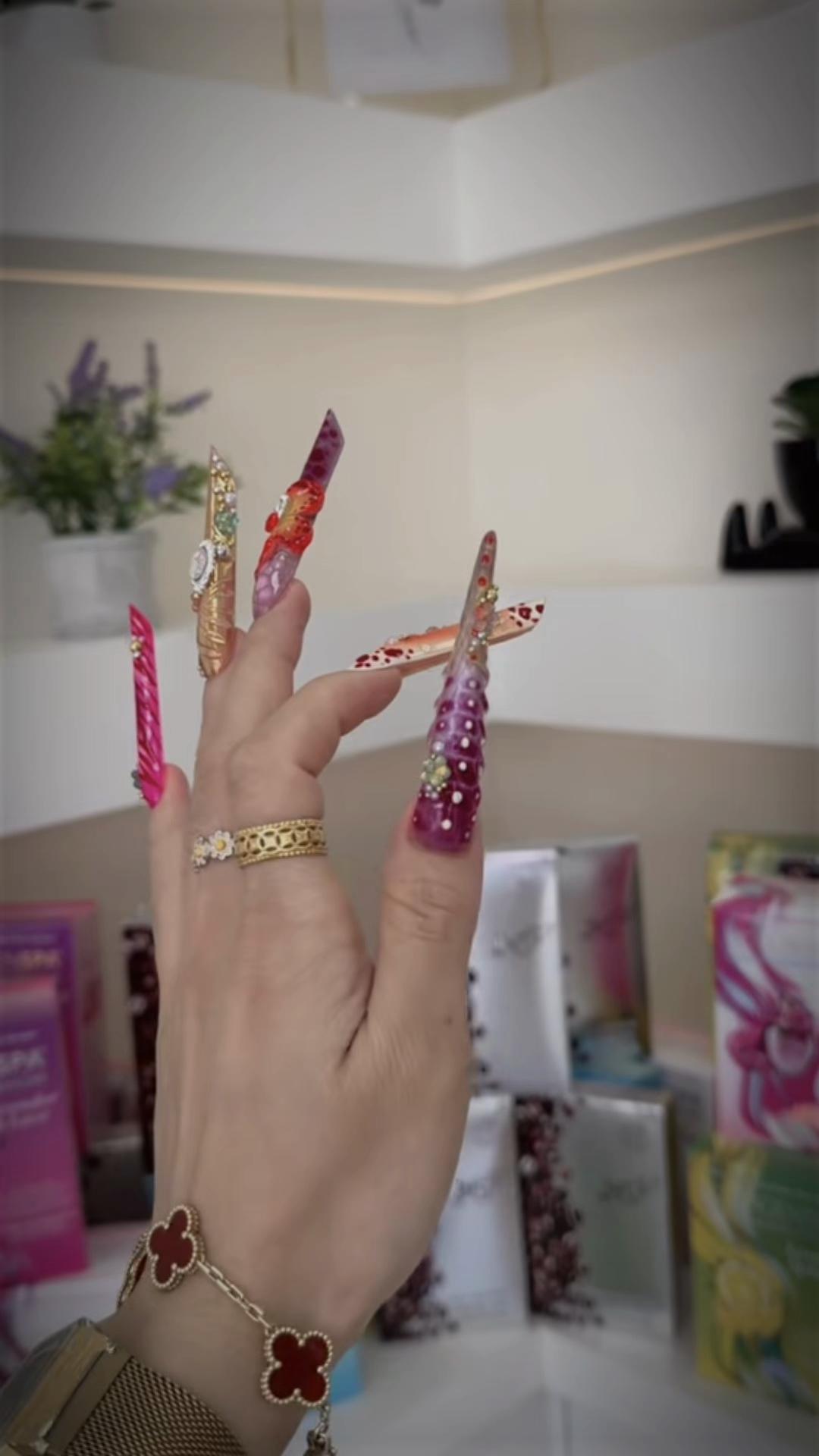 @KimmieNails🇻🇳♥️🇨🇦Tấu Hài😜