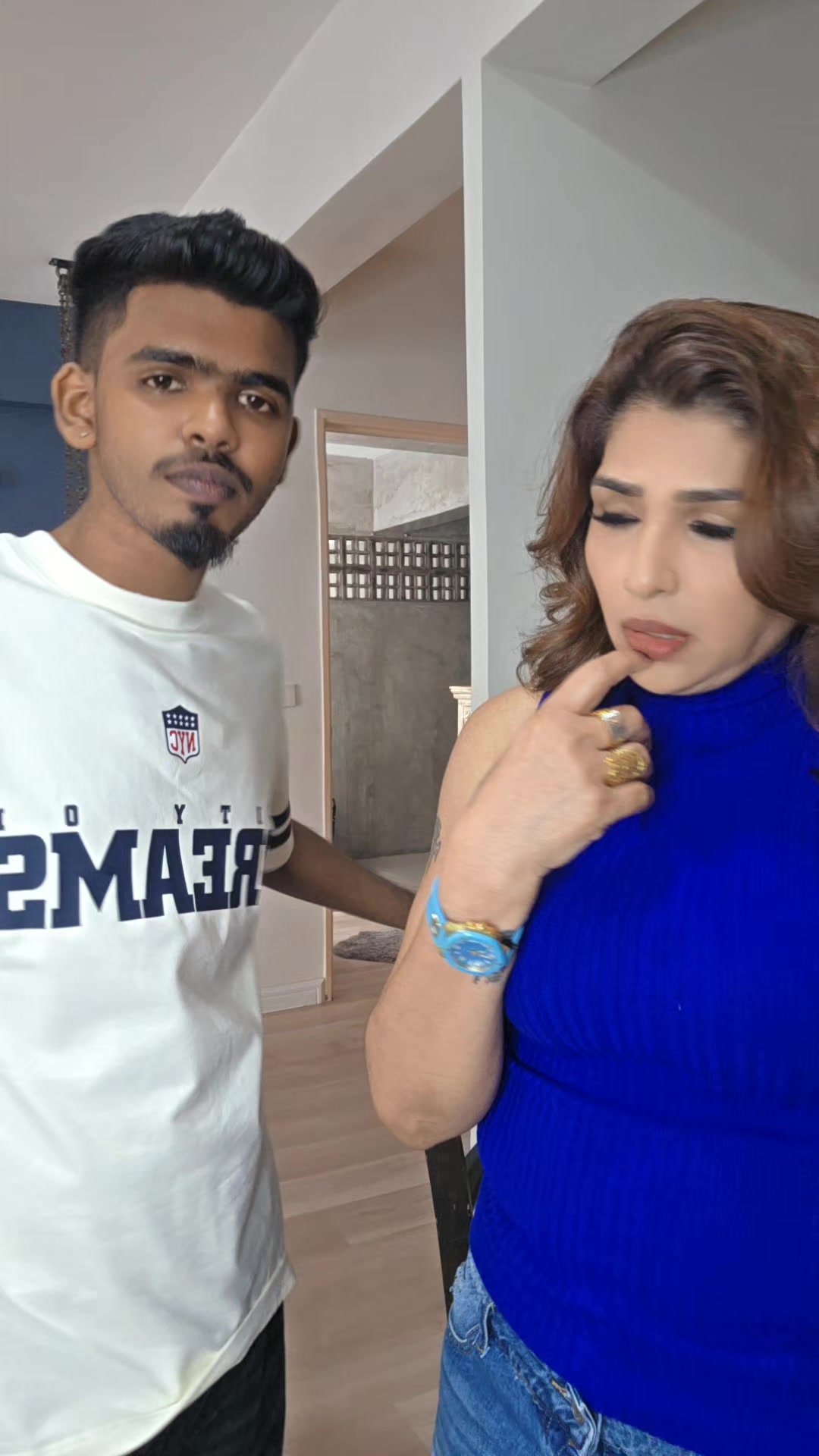 @RadhiiArtistry