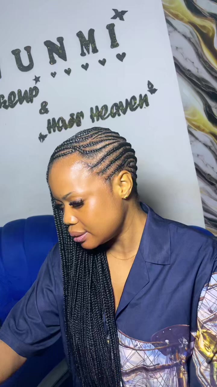 @Wunmi’s makeup&hair heaven