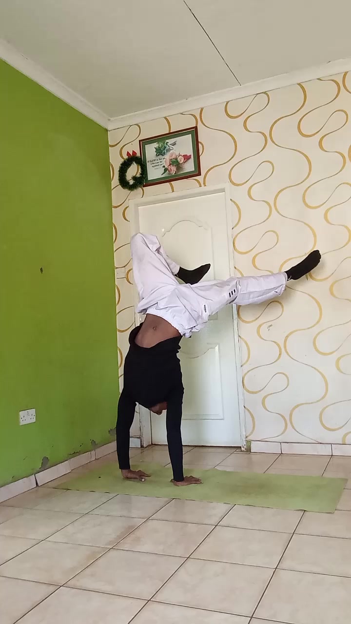 @Praise🕸️