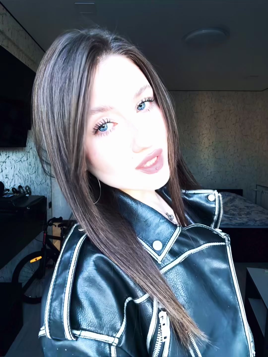 @ℰ