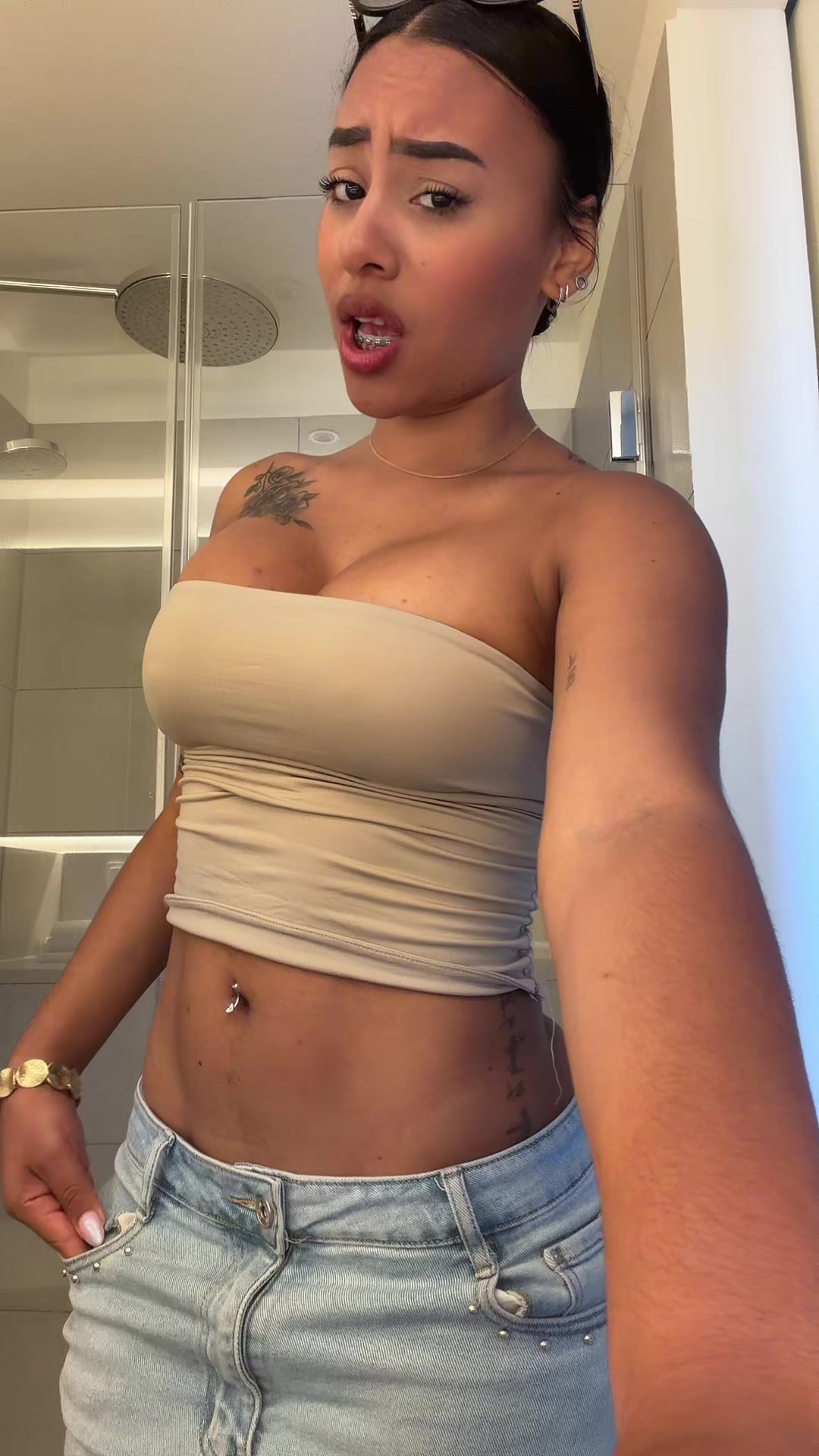 @KarolayE.