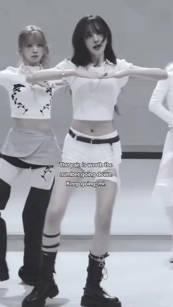 @𝐕 ৯