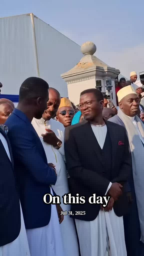 @WAKE UP CALL🎤🇺🇬🇺🇲