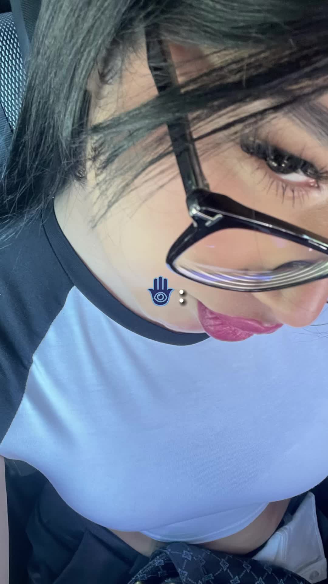 @🦋