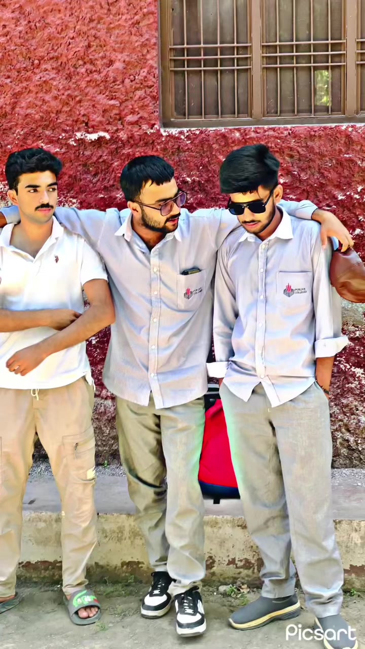 @🏴&zwj;☠️ملک۔ بادشاہ🏴&zwj;☠️