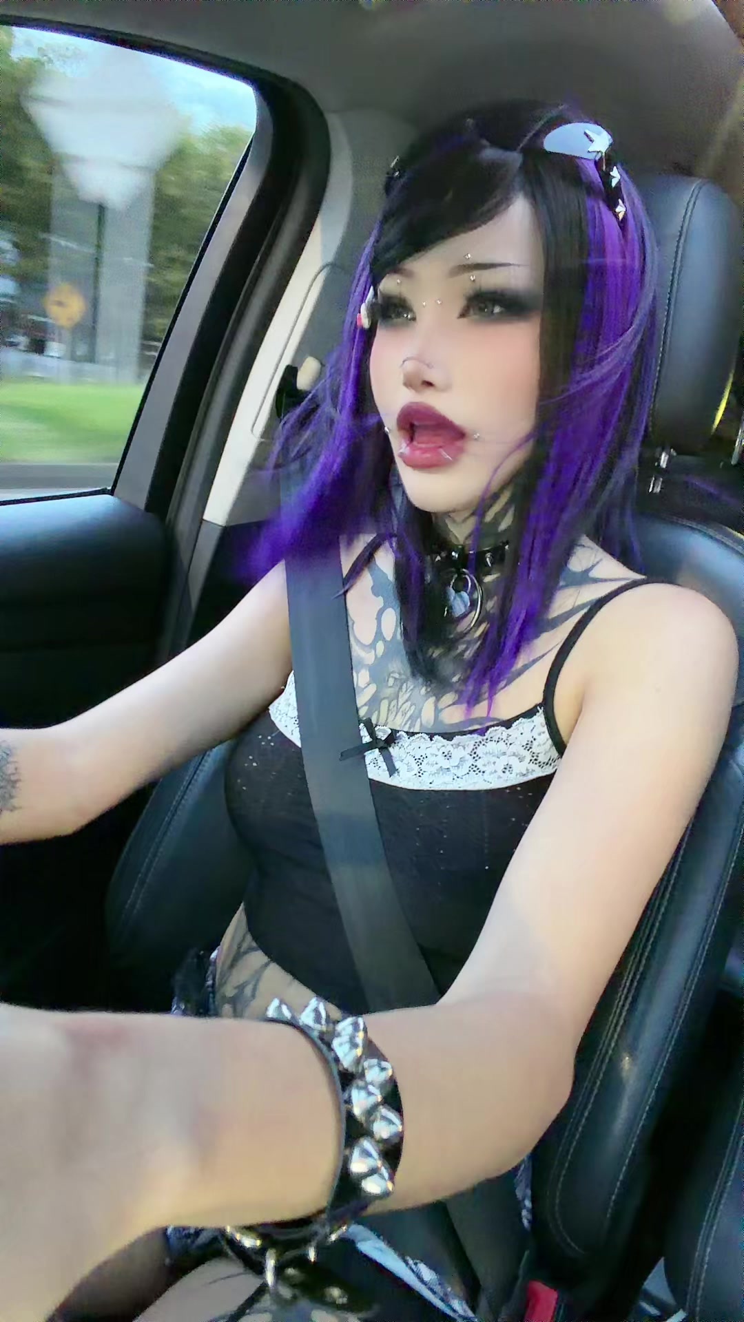 @goth_d0ll