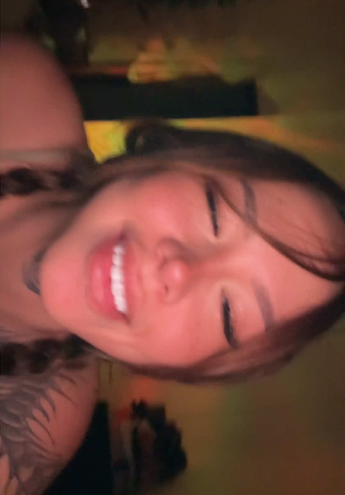 @Abril