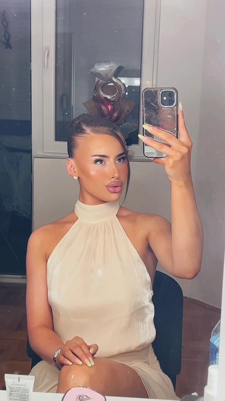 @Luna