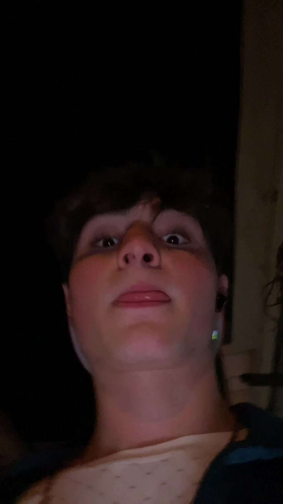@dumbuk