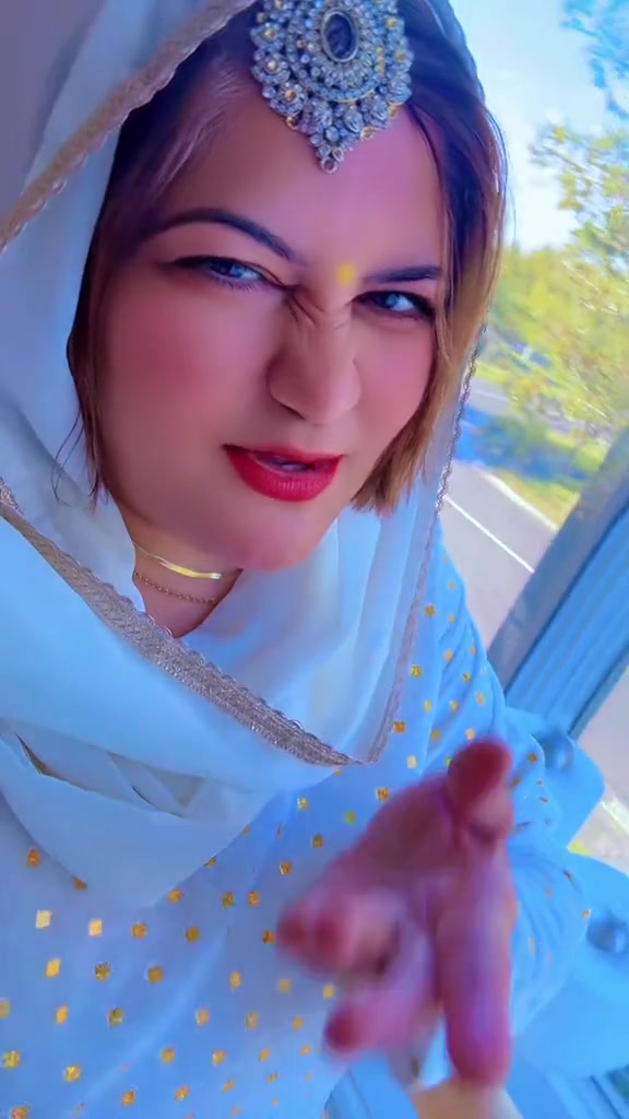 @Sunshine kaur โค๏ธ๐น