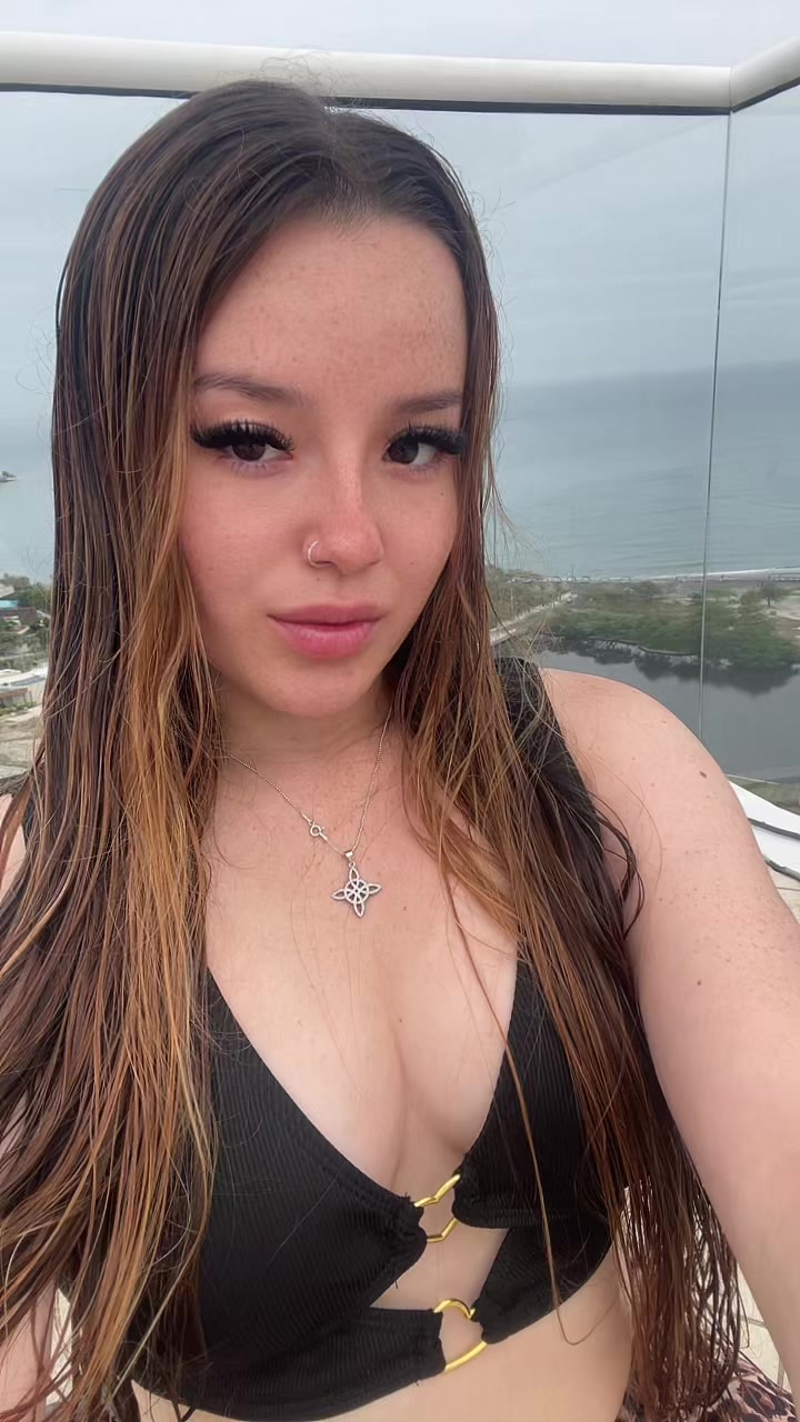@Laura Cata
