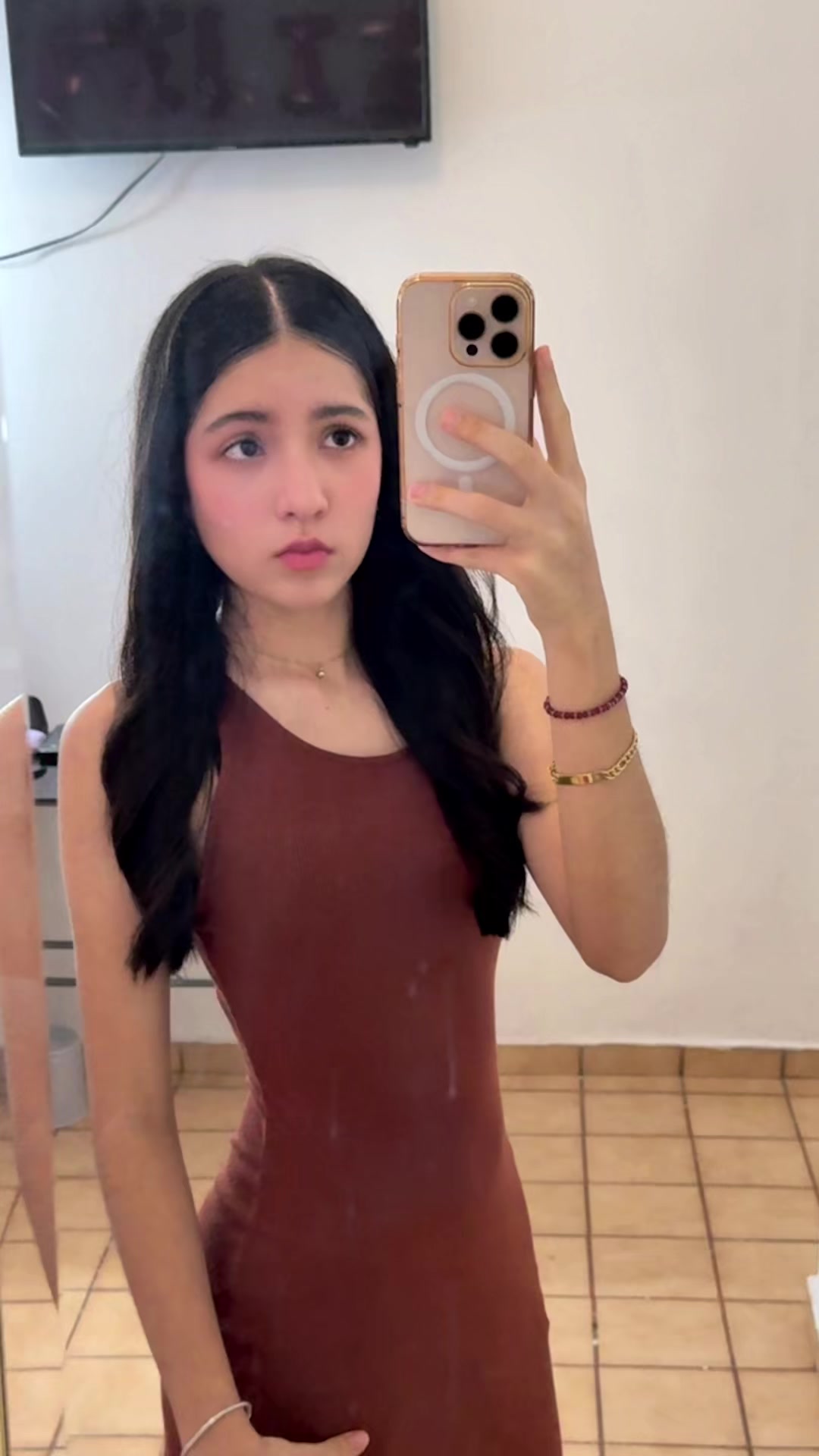 @Vicky4n
