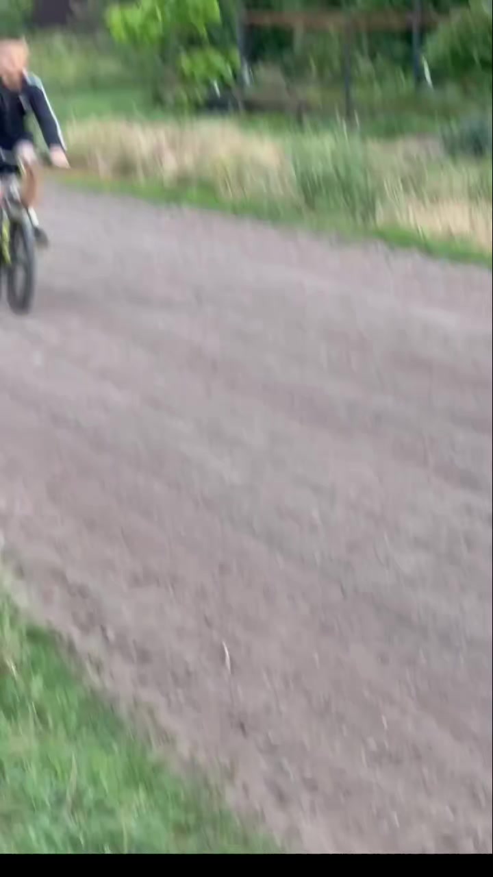 @данiл