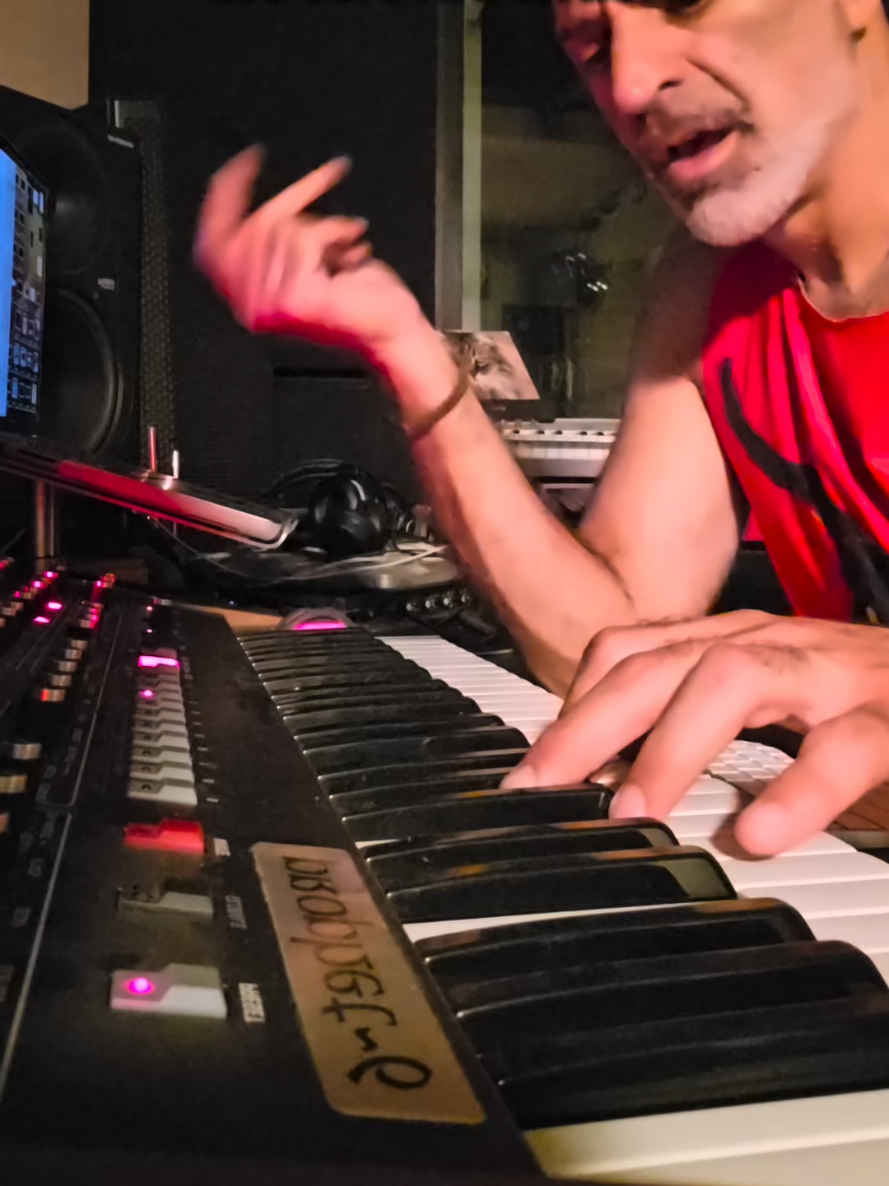 @1/♾️ Reza Safinia
