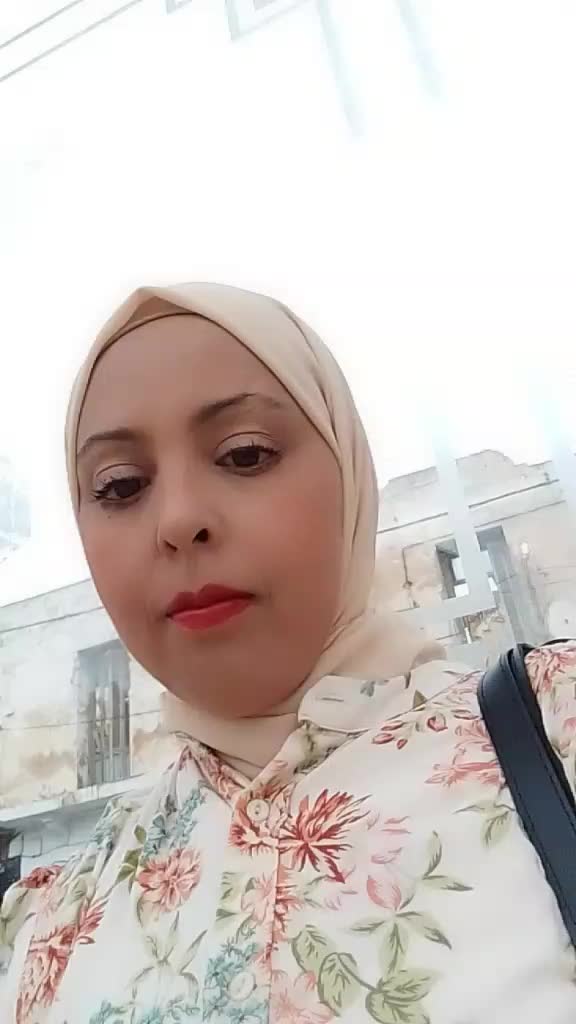 @عايشة حياة وحيدة