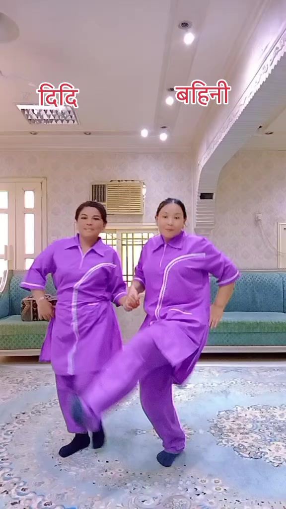 @अनिशा🫂बिनिशा👩👧