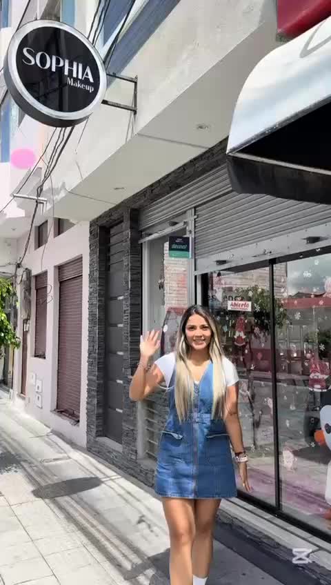 @SOPHIAMAKEUP