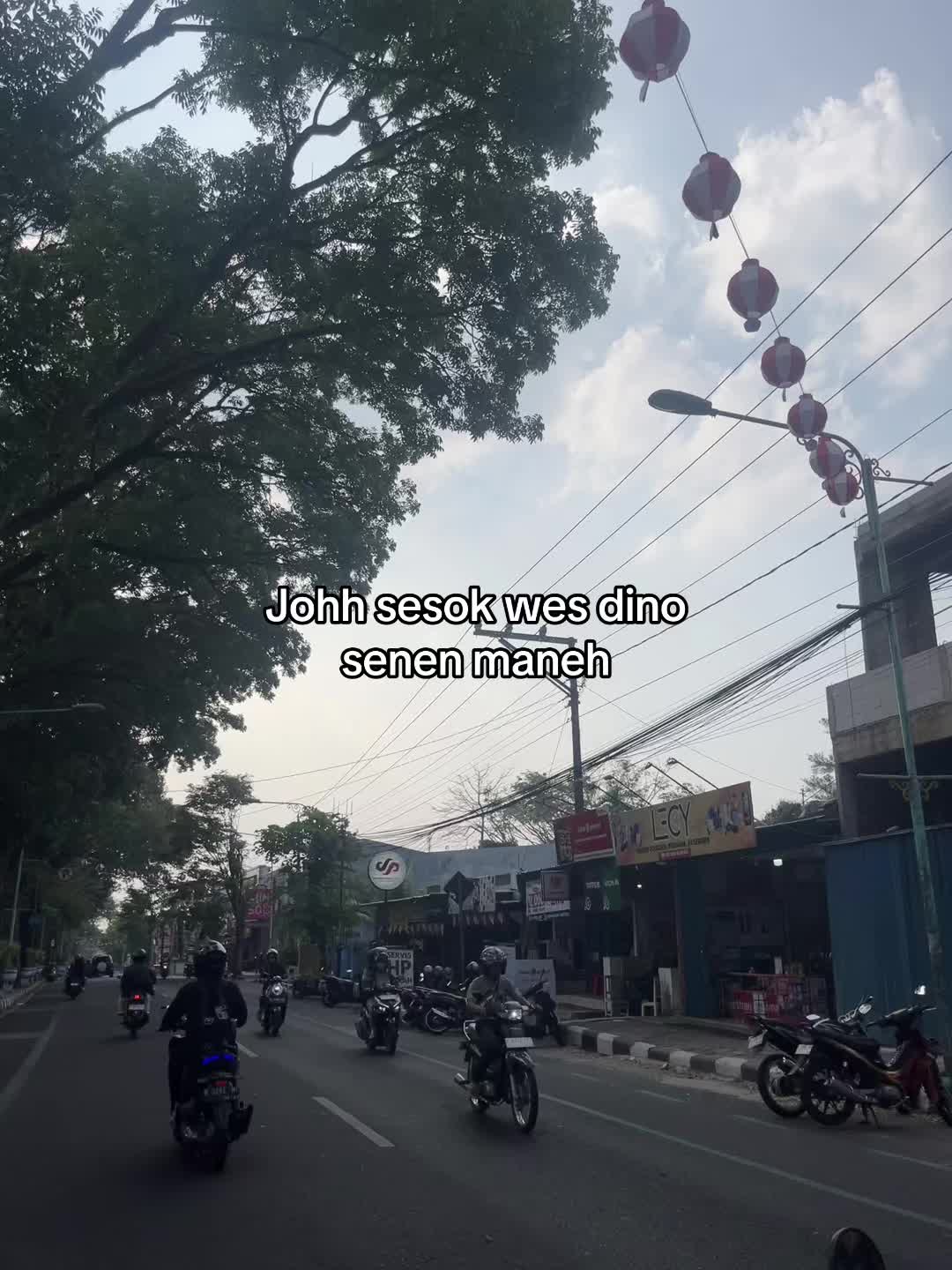 @𝙎𝙏𝘼𝙍𝙇𝙄𝙂𝙃𝙏