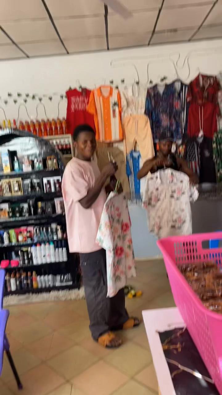 @Shivi's Vintage GlowCos.🛍️🌸