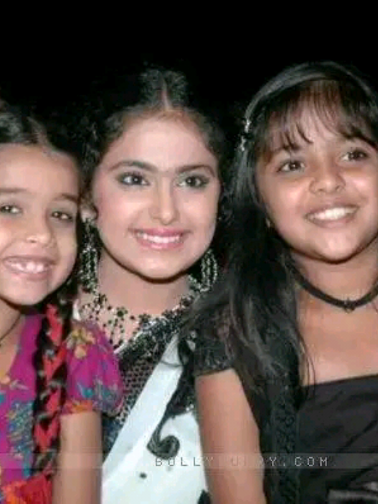 @Yasmine_banerjee ༘♡