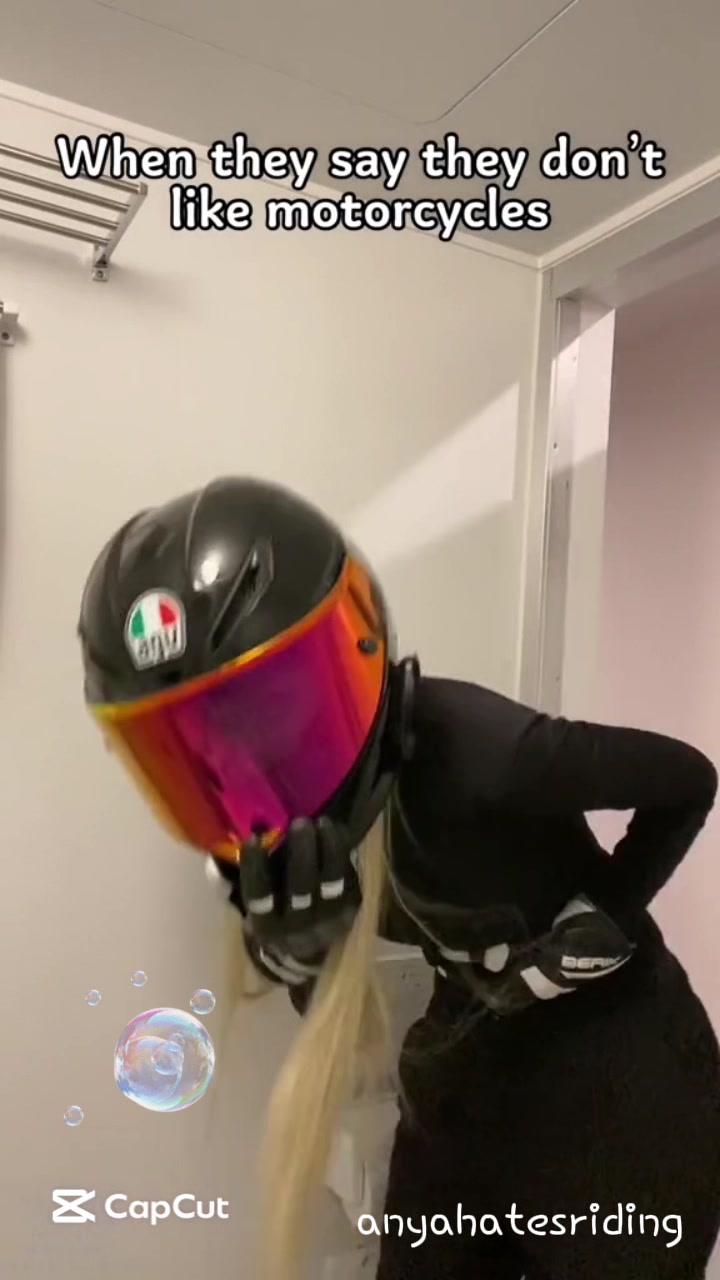 @Anya hates riding 🦄 🫧